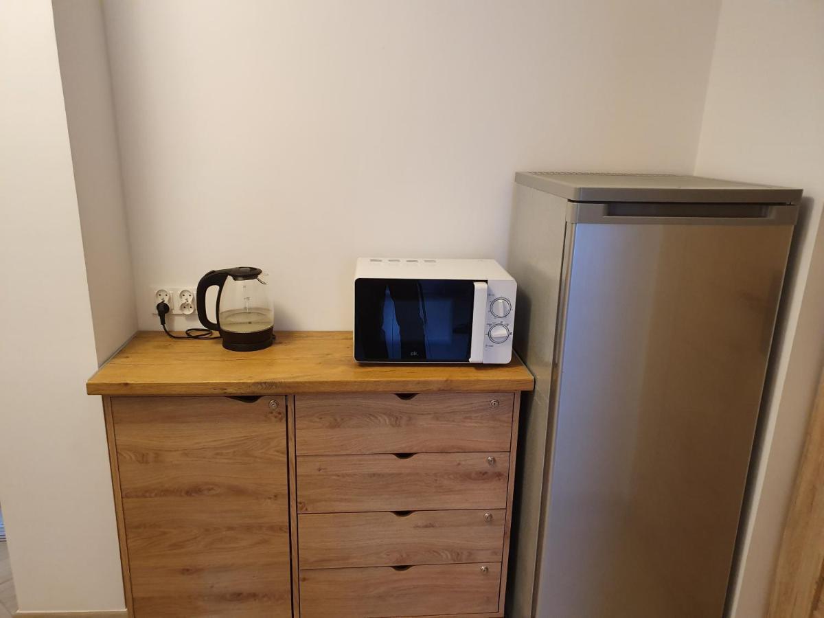 Hostel Mleczna - Metro Zacisze Варшава Екстериор снимка