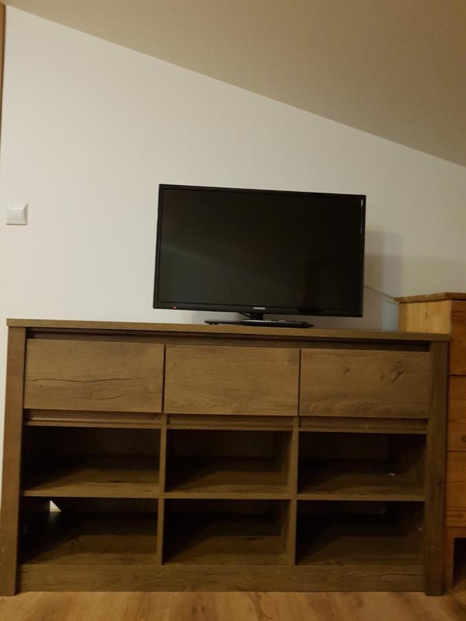 Hostel Mleczna - Metro Zacisze Варшава Екстериор снимка